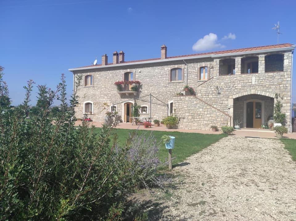Masseria Fontana Dei Fieri Pietrelcina Exterior foto